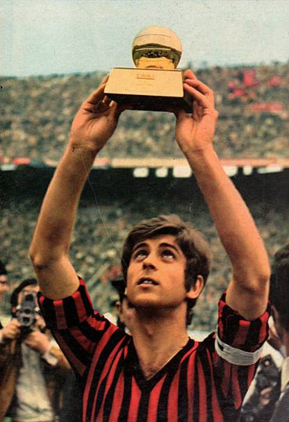Gianni Rivera  tra i pi grandi calciatori italiani di tutti i campi. Con il Milan vince tre scudetti, quattro  Coppe Italia, due  Coppa dei Campioni (1963 e 1969), due  Coppe delle Coppe (1968 e 1973) e una Coppa Intercontinentale (1969). Nel 1969  Pallone d’oro, primo italiano a riuscirci. 